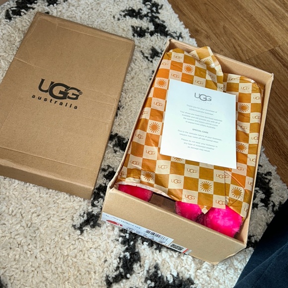 UGG Shoes - Slippers